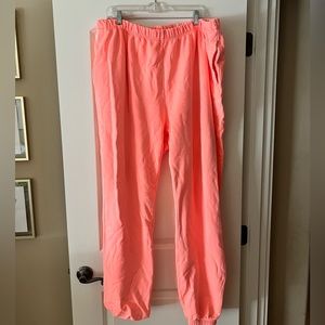 GOOD AMERICAN PLUS SIZE NEON PINK SWEATS